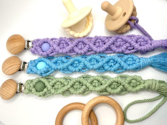 Macrame Pacifier Clip, Pacifier Holder, Newborn Gift, Boho Baby Gift, Baby Shower Gift